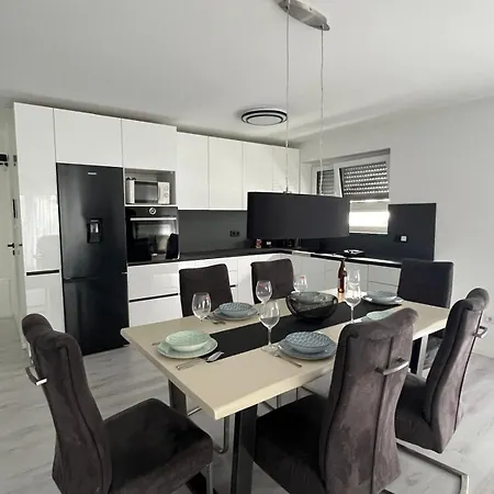 Ferienwohnung * רויטלינגן